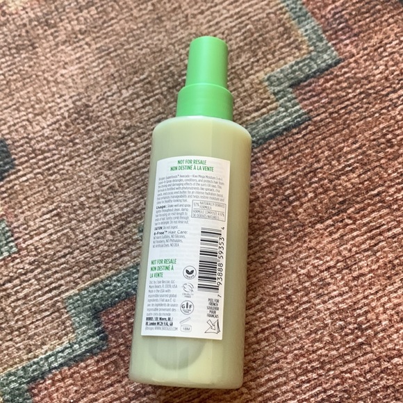 Briogeo's Superfoods Avocado + Kiwi Mega Moisture 3-in-1 Leave-In Spray - Picture 3 of 3